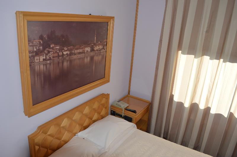 Albergo Italia Novara Esterno foto